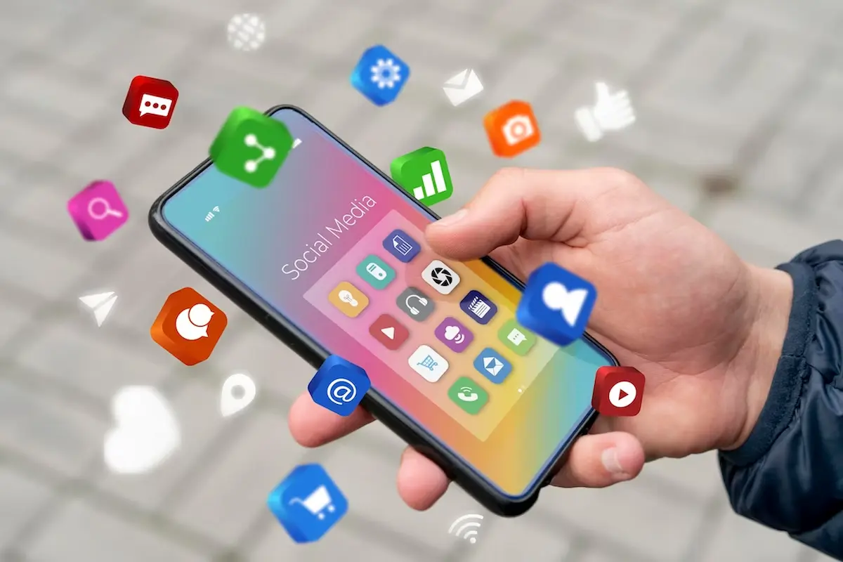 Truyền thông mạng xã hội là gì?